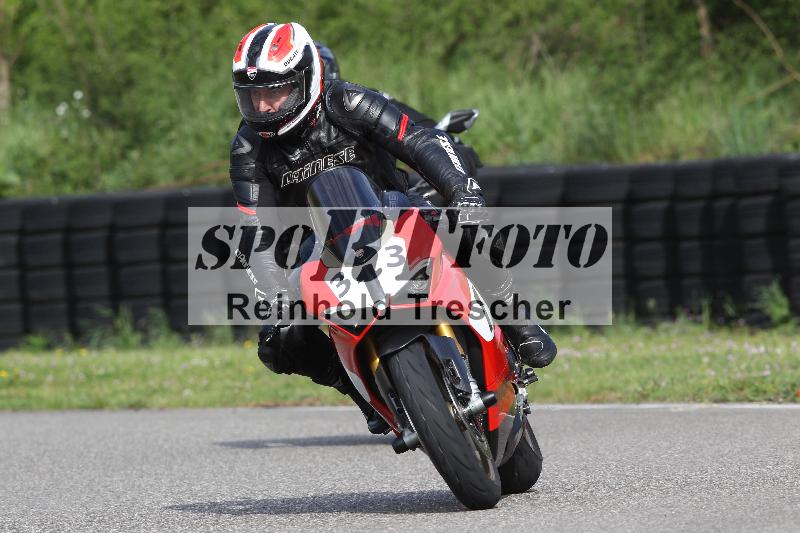 Archiv-2025/10 23.04.2025 Cornu Master School ADR/gruen-vert/313